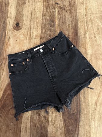 Levi's Ribcage Damen Shorts, schwarz, Gr.28 bzw. 34/36