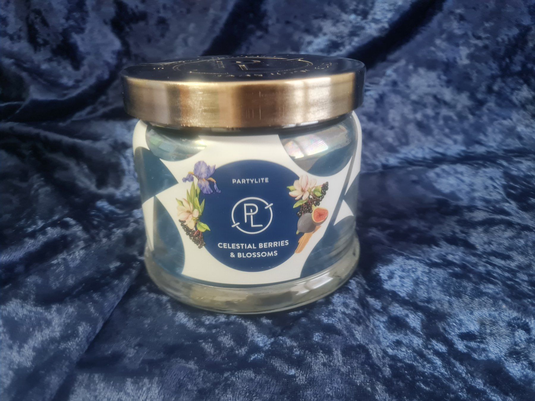 Partylite Candele: PartyLite - 3-Docht-Glas Celestial Berries + Blossoms – Nuovo e nell'imballaggio originale da Othmarsingen venduto da Kleibai 1