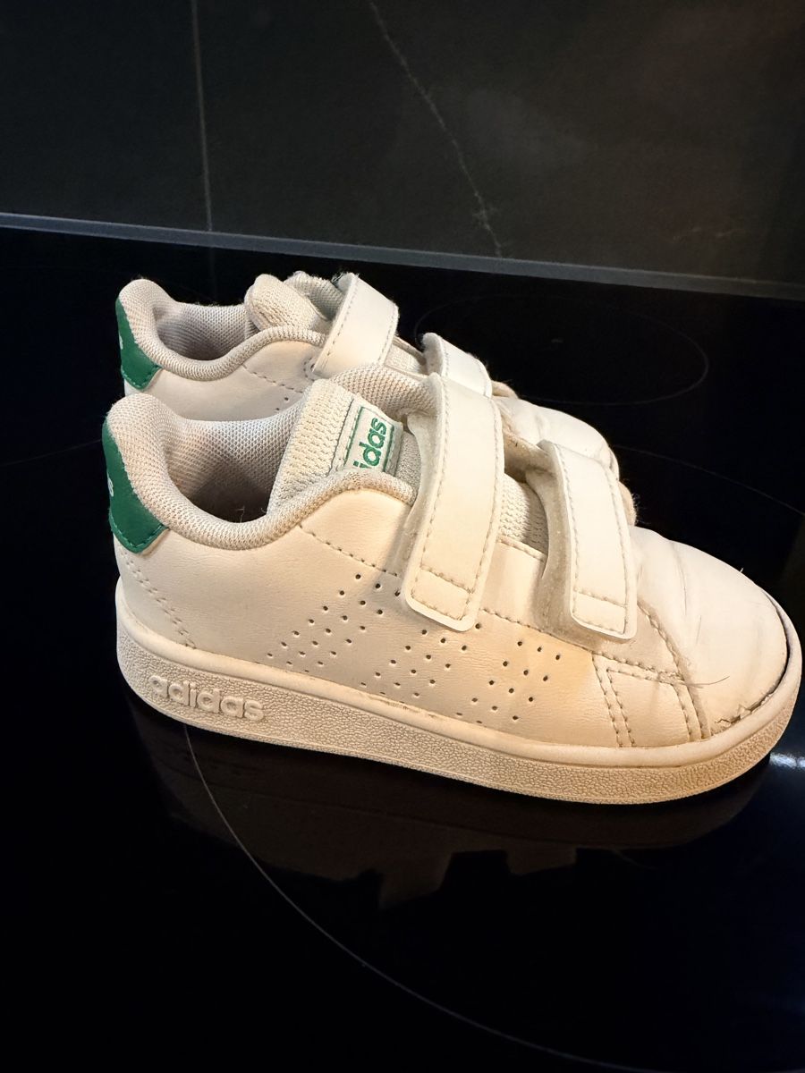 Adidas Chaussures garçon: Adidas nr.23 – D'occasion à Sigirino par RamonaLamboo