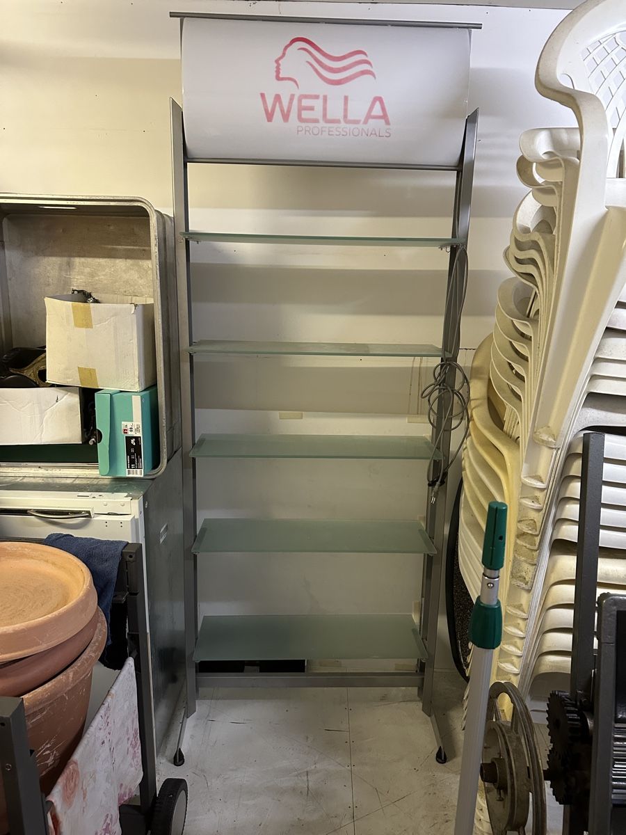 Scaffali: Wella Verkaufsregal – Usato da Turbenthal venduto da fab_llj9 2