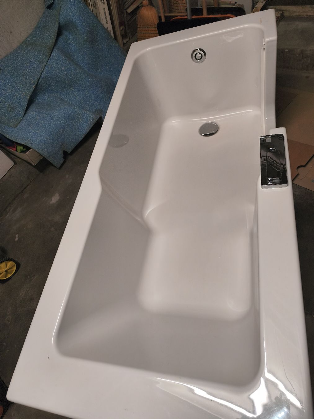 Vasche da bagno: Komfortable Badewanne + Dusche mit Tür – Usato da Birr venduto da PalermoF 2