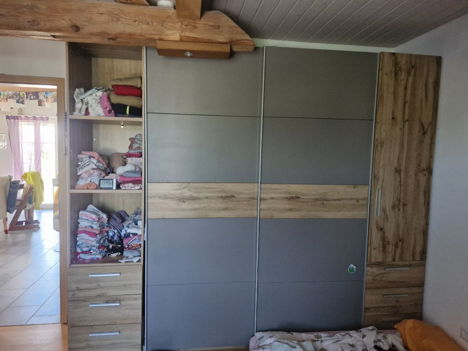 Armadi: Kleiderschrank  – Usato da Detligen venduto da ValentinoV