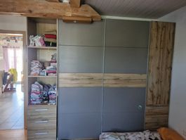 Kleiderschrank 