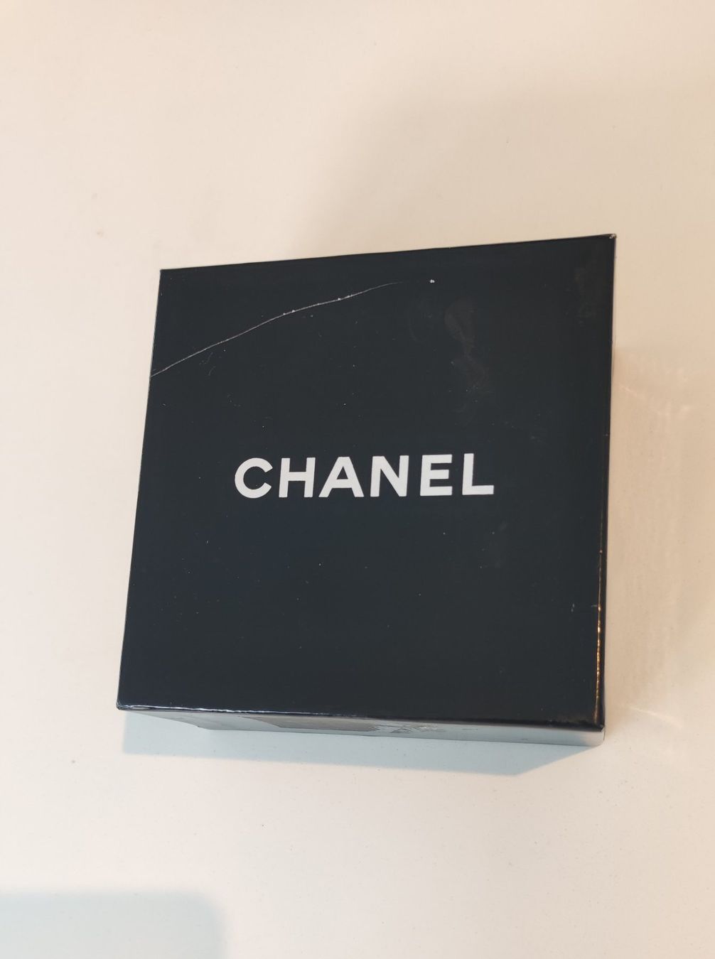Chanel Spille & Fermagli: Chanel silk Camelia brooch pin – Usato da Zug venduto da LindaManga 4