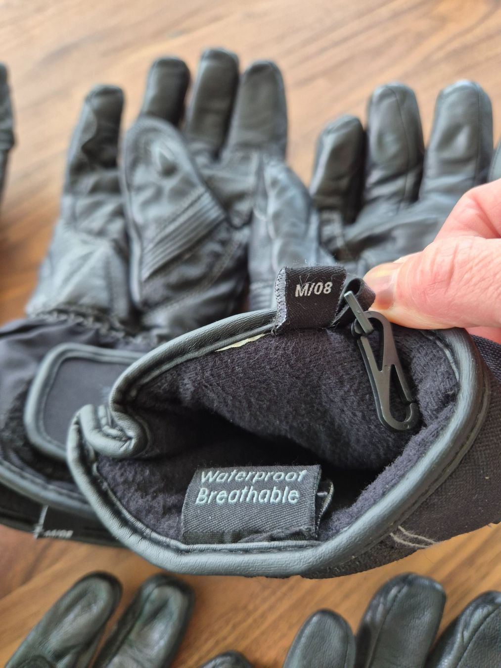 Guanti & manicotti: Motorradhandschuhe – Usato da Therwil venduto da moeggli 2
