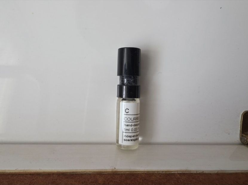 Profumi & Eau de Toilette: Courréges - C - 1ml – Nuovo e nell'imballaggio originale da Winterthur venduto da FragranceLUXE