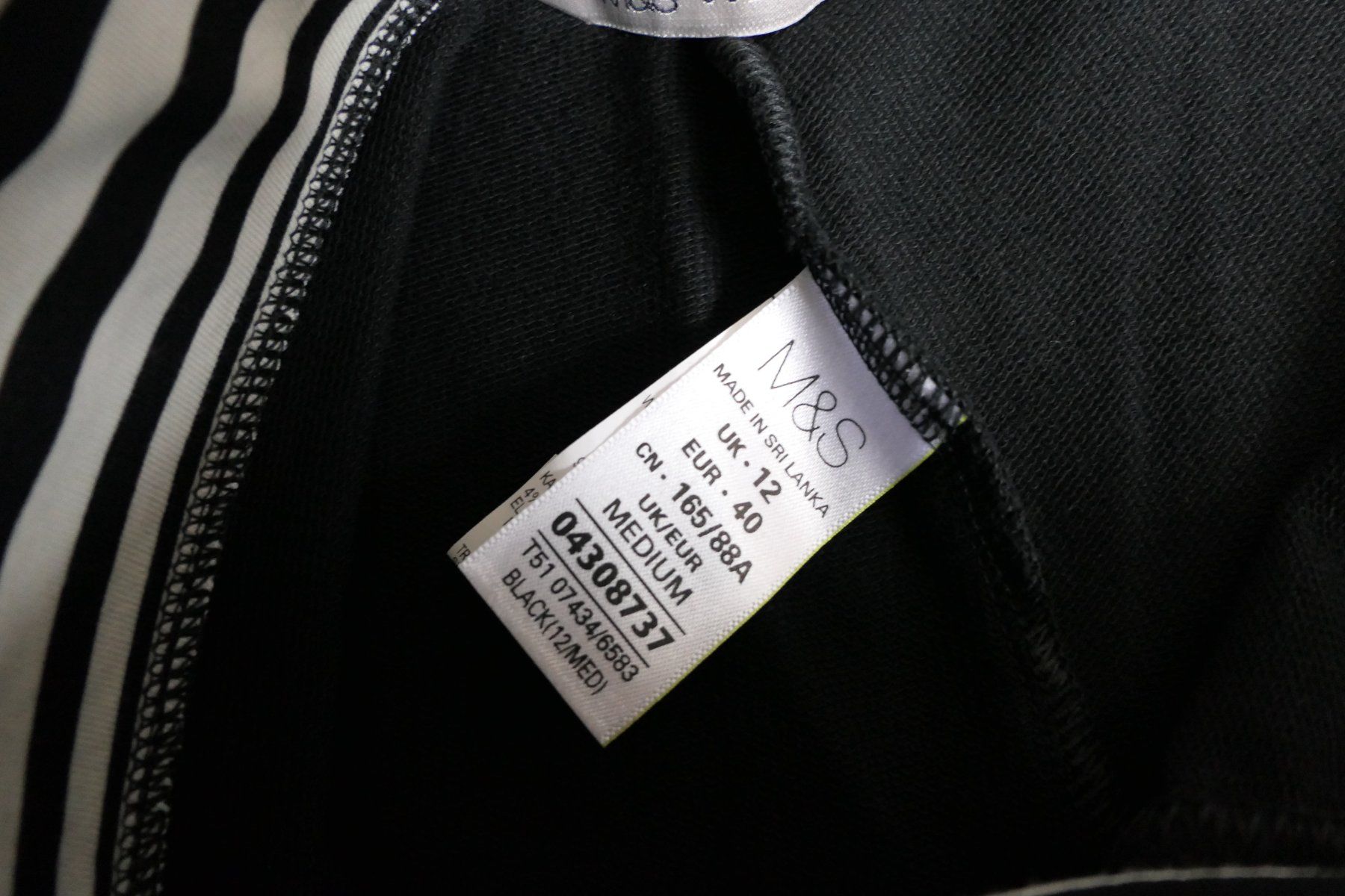Pantalons: Trainerhose Jogginghose Freizeithose schwarz Gr. M Neu – Neuf avec emballage d'origine à ESCHENBACH SG par MAKULU04 3