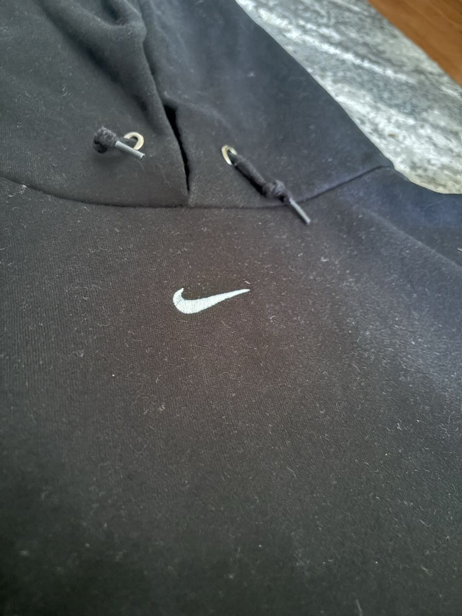 Nike Pullover & Sweatshirts: Nike Hoodie Black  – Gebraucht aus Dübendorf von and_9jpv 2