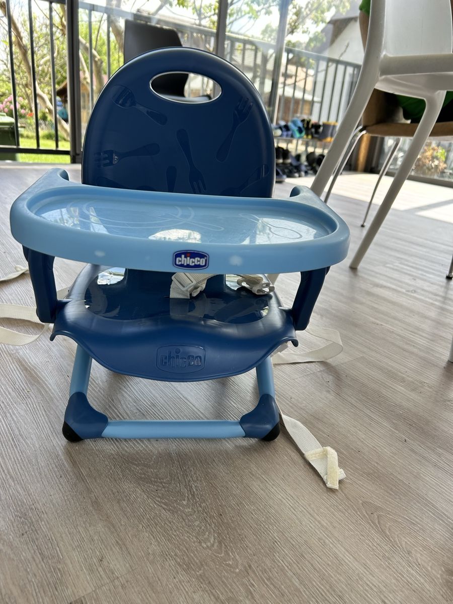 Chicco Seggioloni: Chicco Pocket Snack Booster Seat – Usato da Lenzburg venduto da pasaway