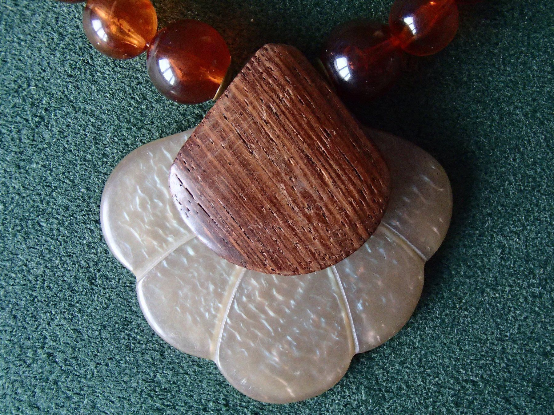 Catenine: grosse Halskette Holz und Bakelit – Usato da Schöfflisdorf venduto da pullux 1
