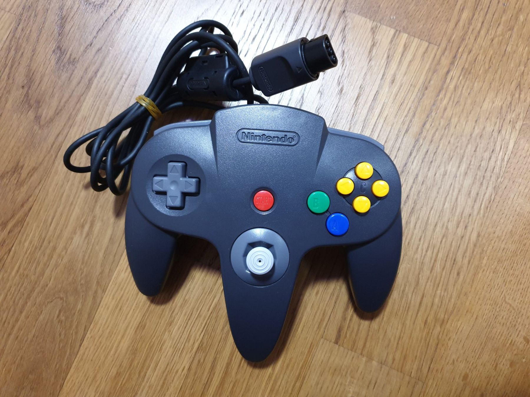 Controller: Originaler Nintendo N64 Controller schwarz – Usato da Rain venduto da Laupia
