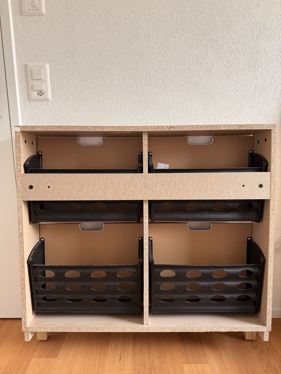 Armoires: Schuhschrank mit 4 Fächern – Eichenfurnier – D'occasion à Thun par swissfish98 4