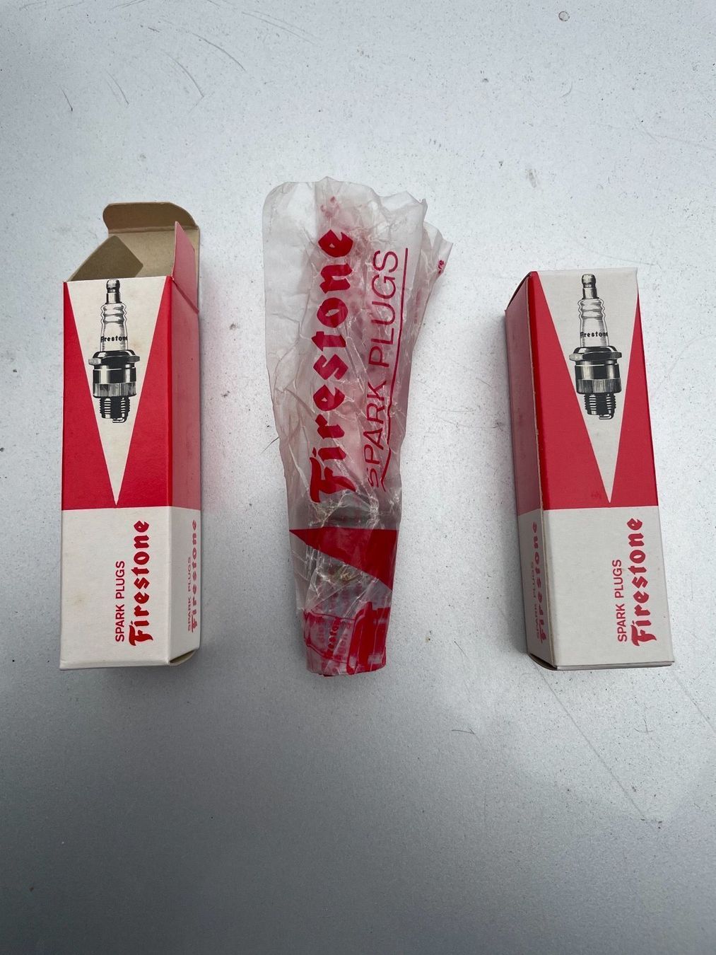 Candele: Firestone candele per motore vintage – Usato da Morbio Inferiore venduto da Ecod 2