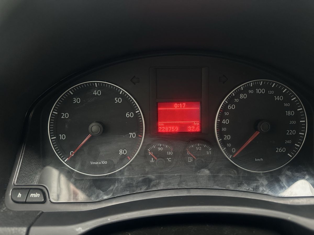VW Automobili: Golf 5 4 motion  20.05 frisch mfk – Usato da Romanshorn venduto da Tomatos1 2
