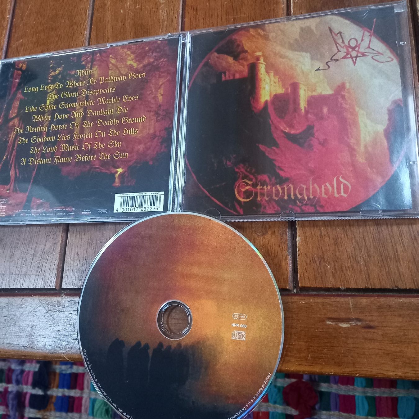 CD: summoning- strong... – Usato da St-Cergue venduto da VeganWarrior