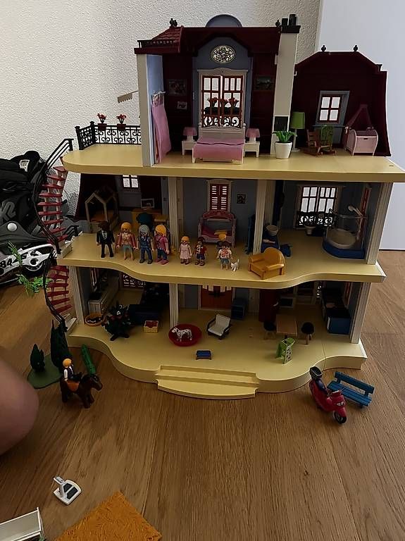 Playmobil Giocattoli: Playmobile Haus inklusive Zubehör – Usato da Schwyz venduto da sdesiree 2