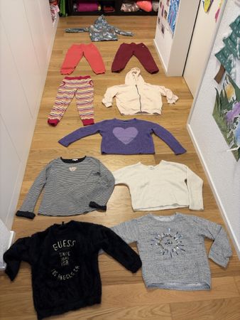 Kleiderpaket gr. 128 