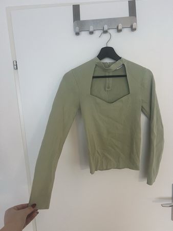 Hellgrünes Zara Oberteil mit Cut-Out, Grösse M, Choker