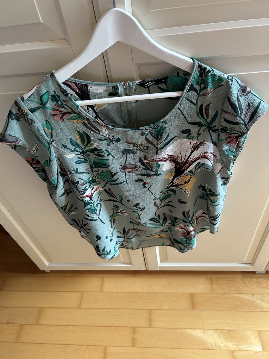 Only Tops: Blusen Top Only, emerald green, Grösse 40 – Neuf (Voir description) à Diessenhofen par Bmaurice