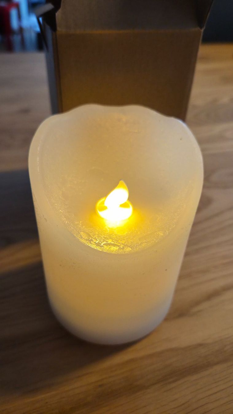 Candele: LED Echtwachskerze - USB Aufladung – Nuovo (secondo la descrizione) da Liebefeld venduto da VelvetVault