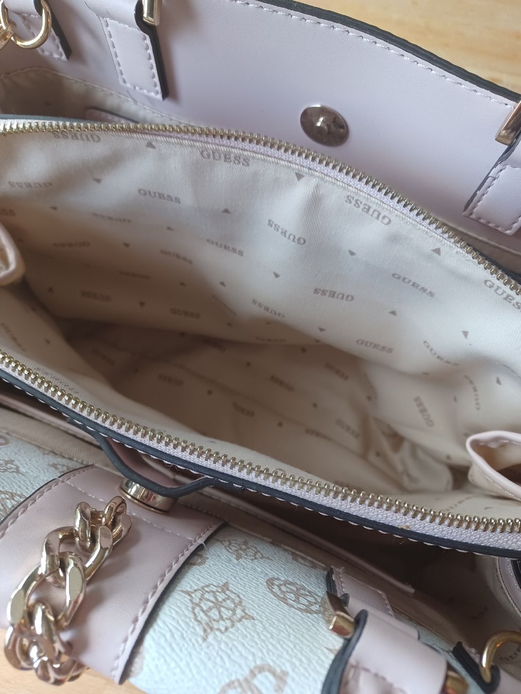 Guess Sacs femmes: Guess HAndtasche – Neuf (Voir description) à Steinmaur par markys 3