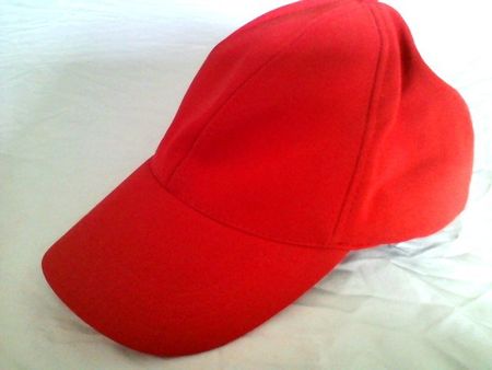 Rote Baseball Cap