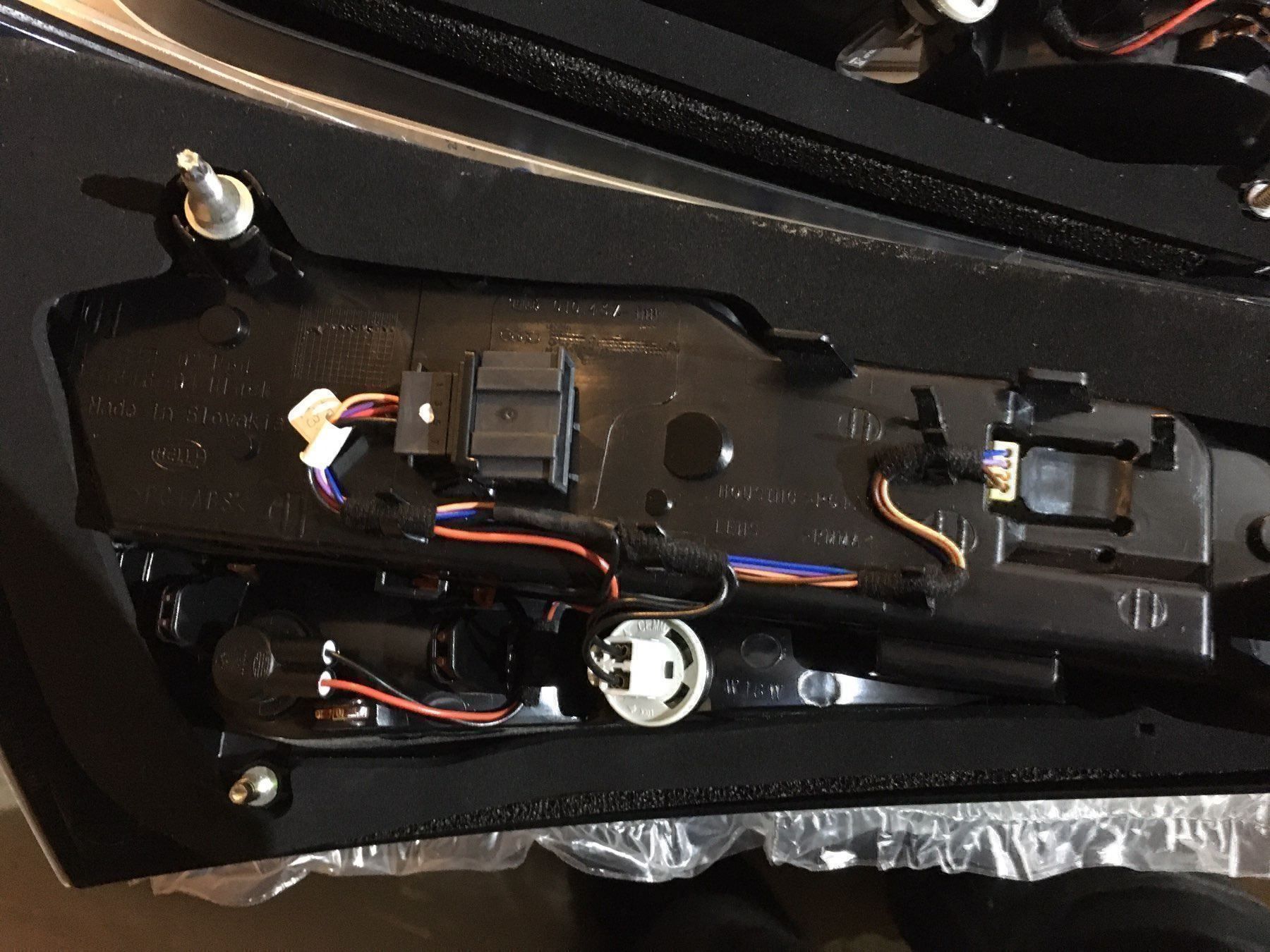 Audi Toutes les pièces auto: Audi A1 LED Rückleuchten NEU – Neuf (Voir description) à Siselen BE par saelue2 6