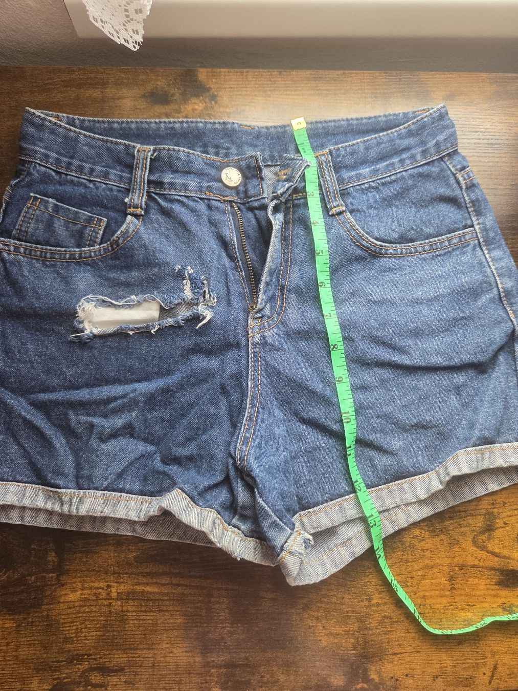 Pantalons: Jeans Shorts Grösse 26 distressed blue denim – D'occasion à Winterthur par Maricels_Boutique 2