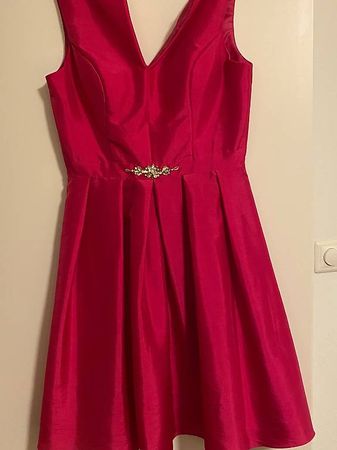 Festliches Kleid in Grösse 36/38 in der Farbe pink