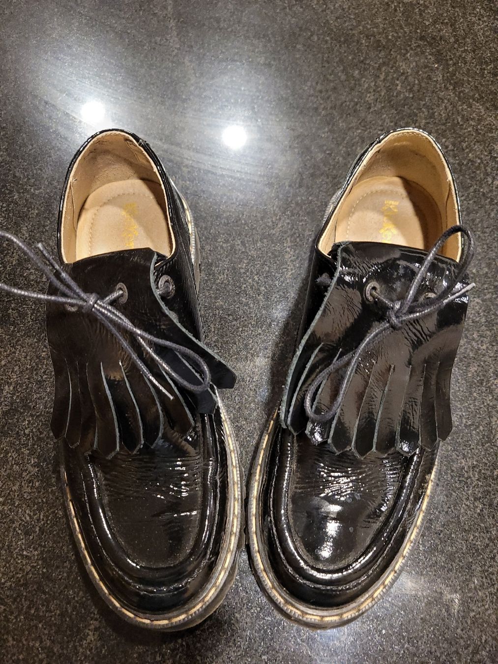 Kickers Damenschuhe: Kickers 38 schwarz Lack – Gebraucht aus St. Ursen von pijtra
