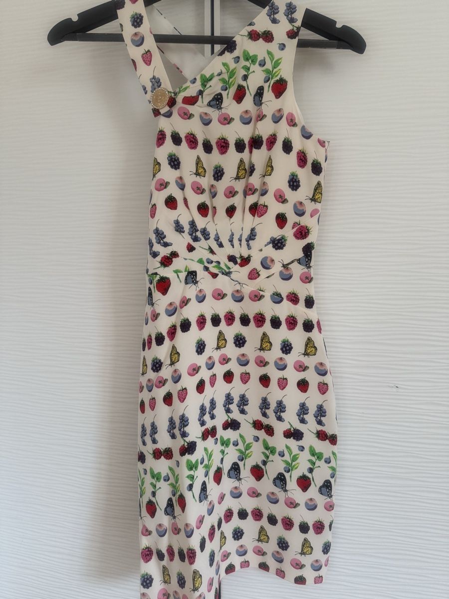 Versace Vestiti: Versace H&M archive dress – Nuovo (secondo la descrizione) da Langnau am Albis venduto da anjalimkchotani