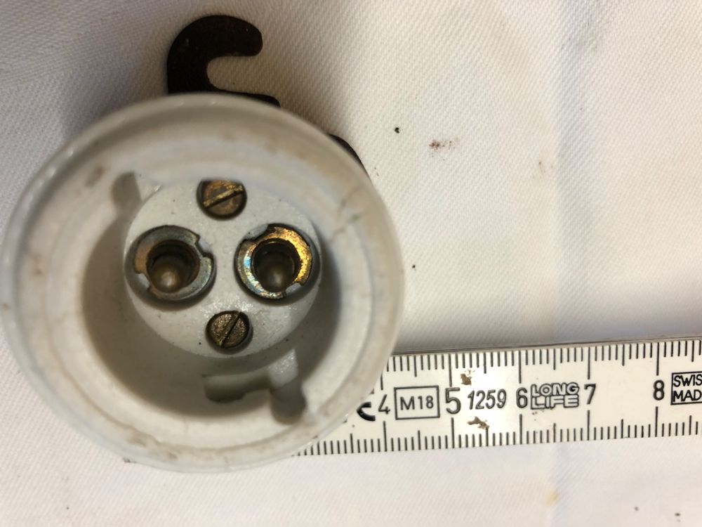Lampenfassung B22 Bajonett Mit Rückplatte – Ungeschaltet, Chrom, Made In UK