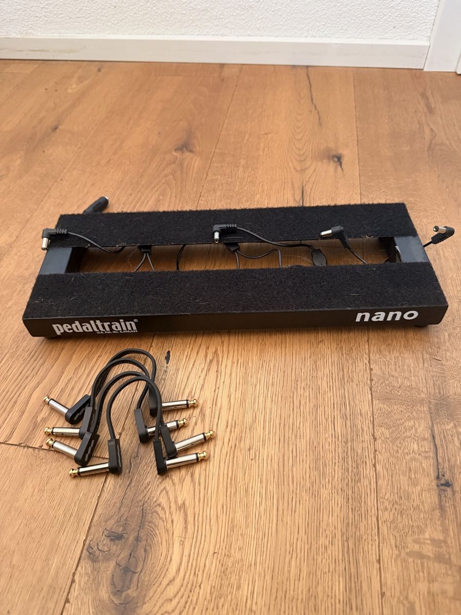 Strumenti musicali: Pedaltrain Nano inkl. Softcase & Patchkabel – Usato da Root venduto da Kaiteur