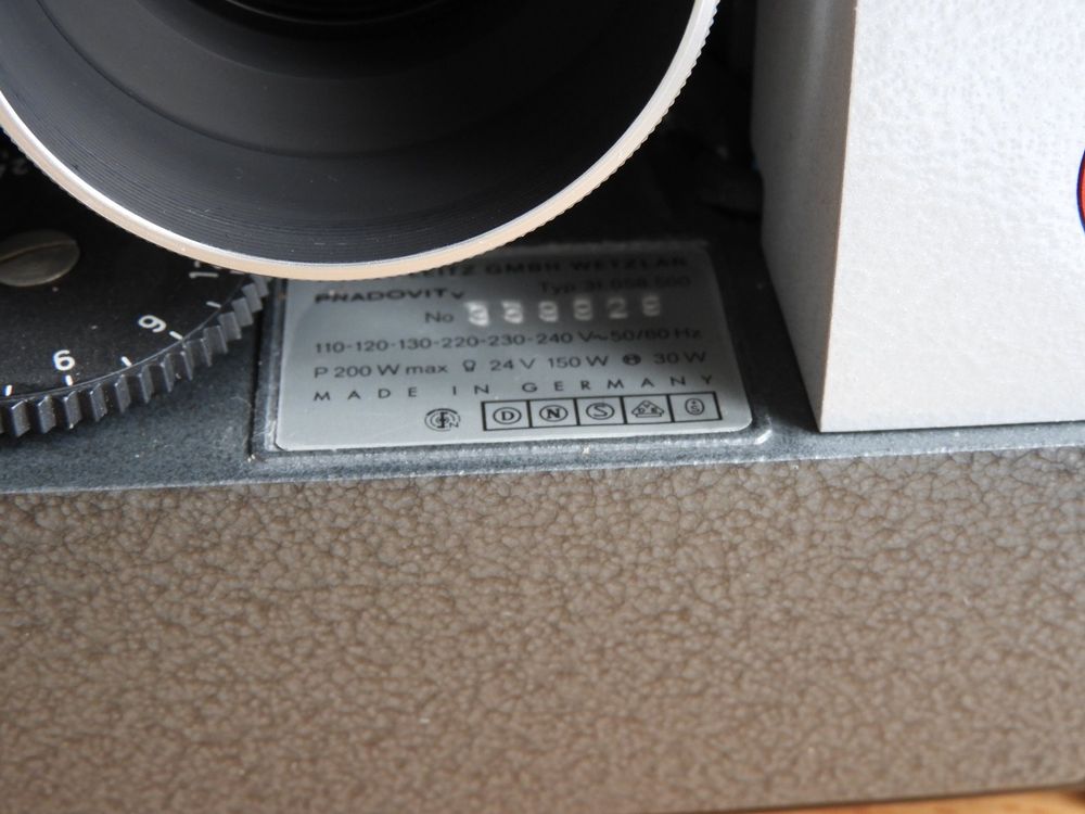LEITZ DIAPROJEKTOR PRADOVIT Color 250 Autofocus EUR 8,00 - DE