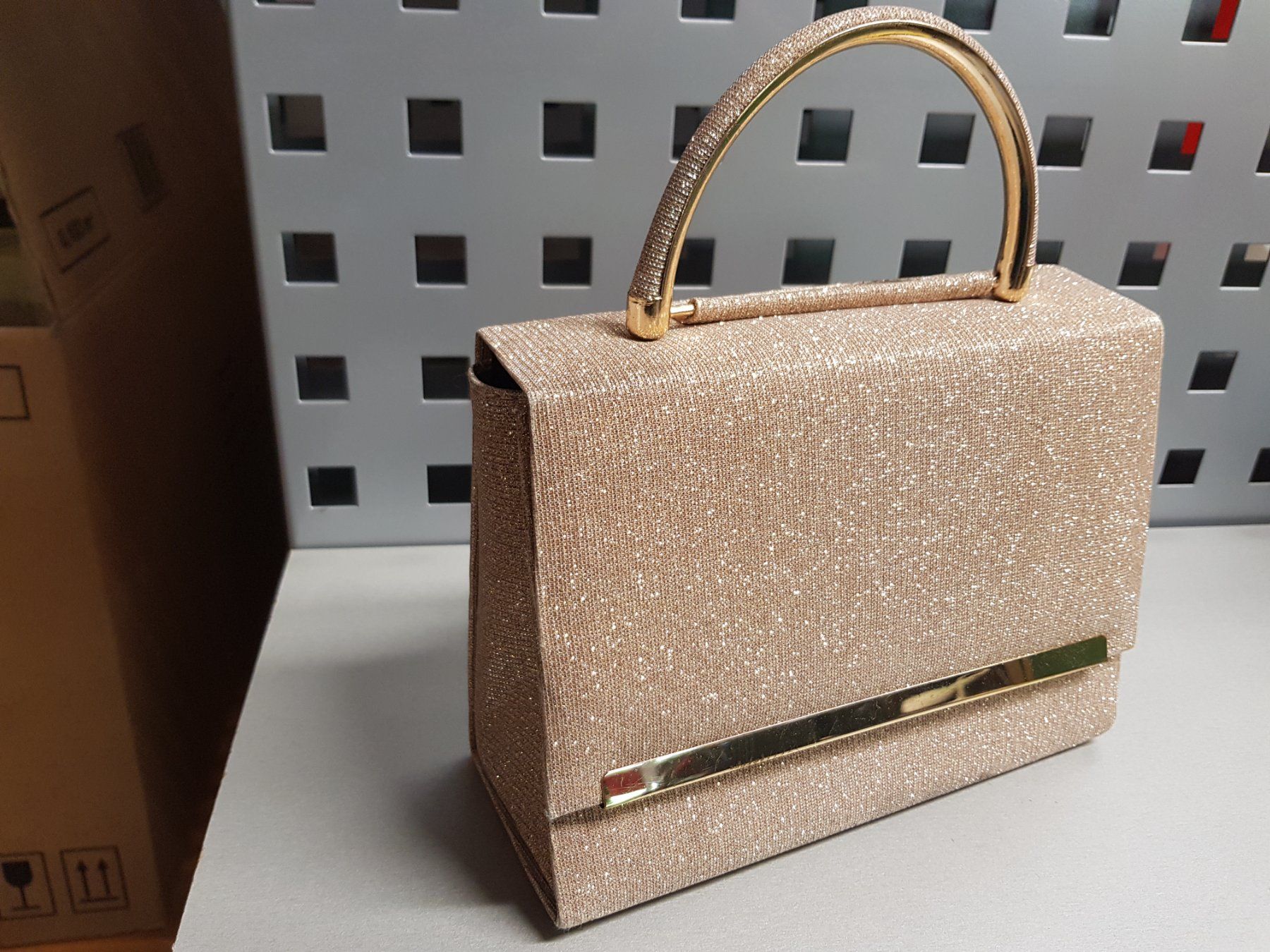 Borse: Vintage Glitzer Damen Mädchen Handtasche – Usato da Walterswil BE venduto da Lonitti