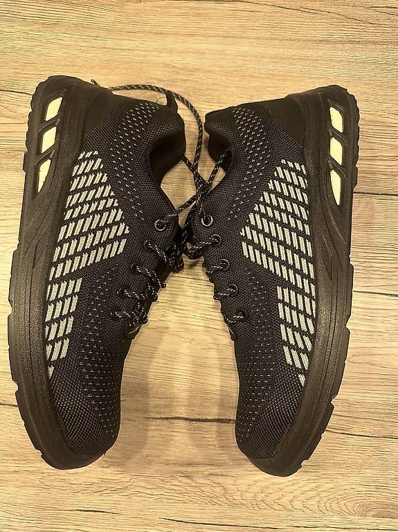Herrenschuhe: Sicherheitsschuhe Neu, Grösse 45 – Gebraucht aus Unterägeri von carina8800 2