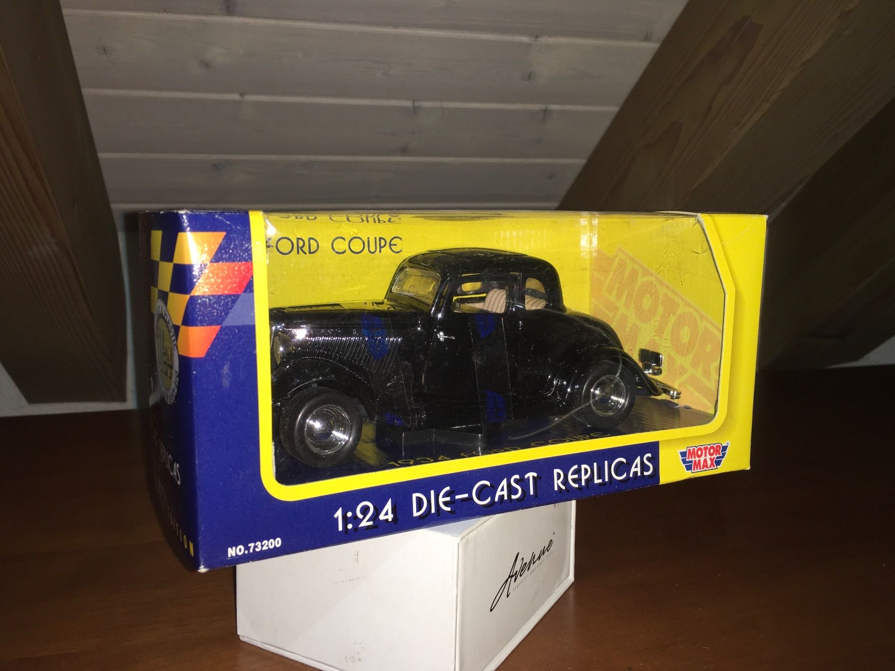 Ford Modellini d'auto: 1934 Ford Coupe 1/24 – Nuovo (secondo la descrizione) da Wohlen AG venduto da PrivatSammlung 1