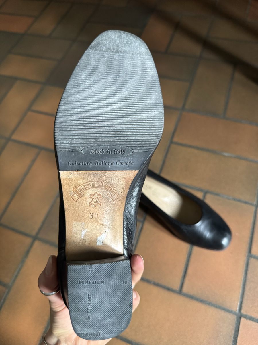 Scarpe da donna: Schwarze Echtleder Pumps Gr. 39 – Usato da St. Gallen venduto da bea_9qzt 2