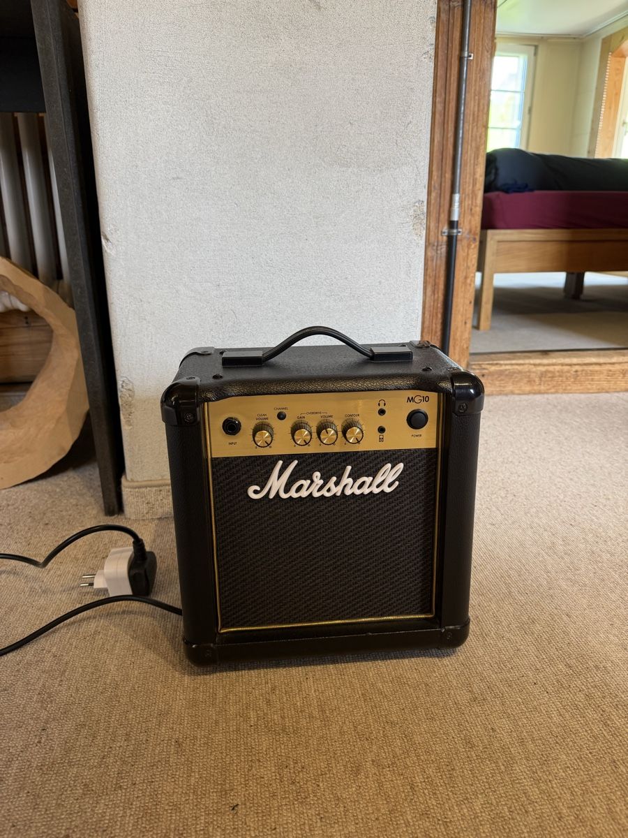 Marshall Verstärker: Marshall MG10 Gitarrenverstärker – Gebraucht aus Trogen von noe_5gs2