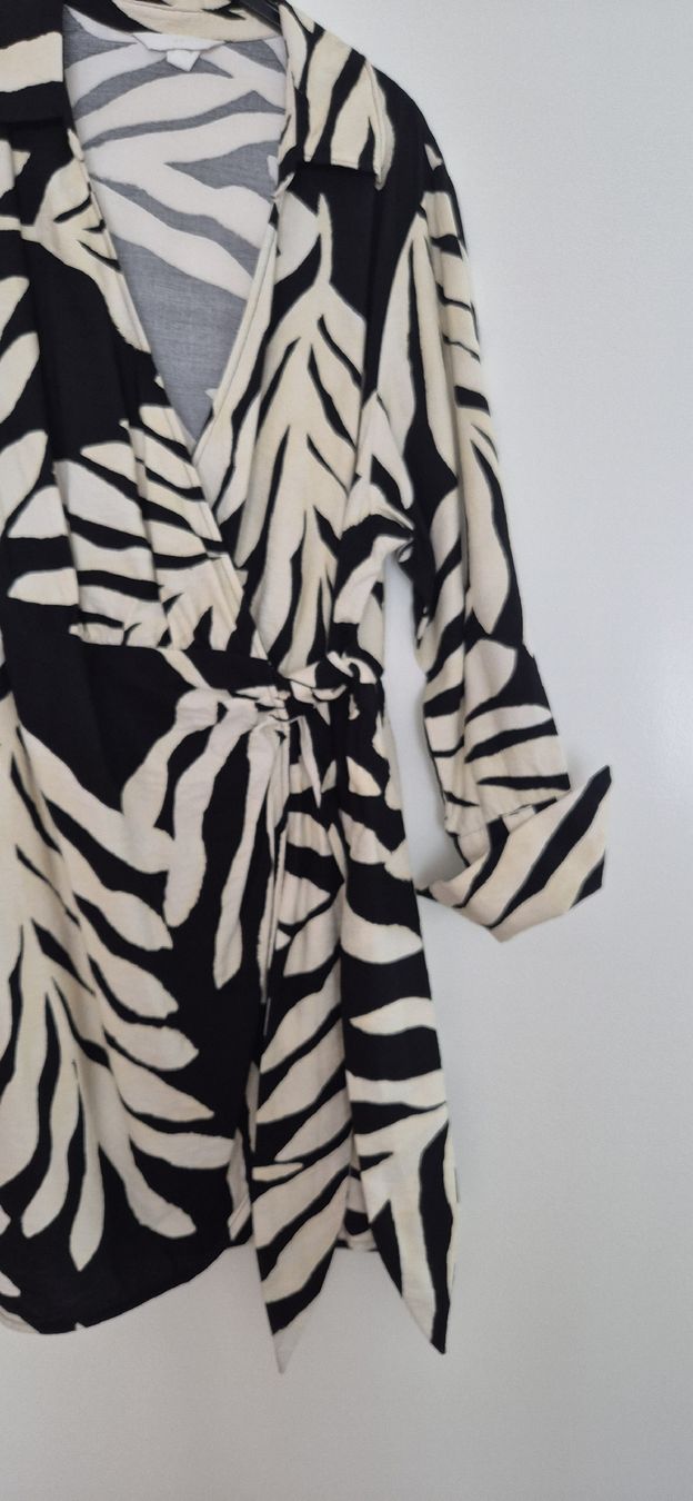 H&M Vestiti: Robe noir et beige, taille M, comme neuve – Nuovo (secondo la descrizione) da Le Locle venduto da Arya4 3