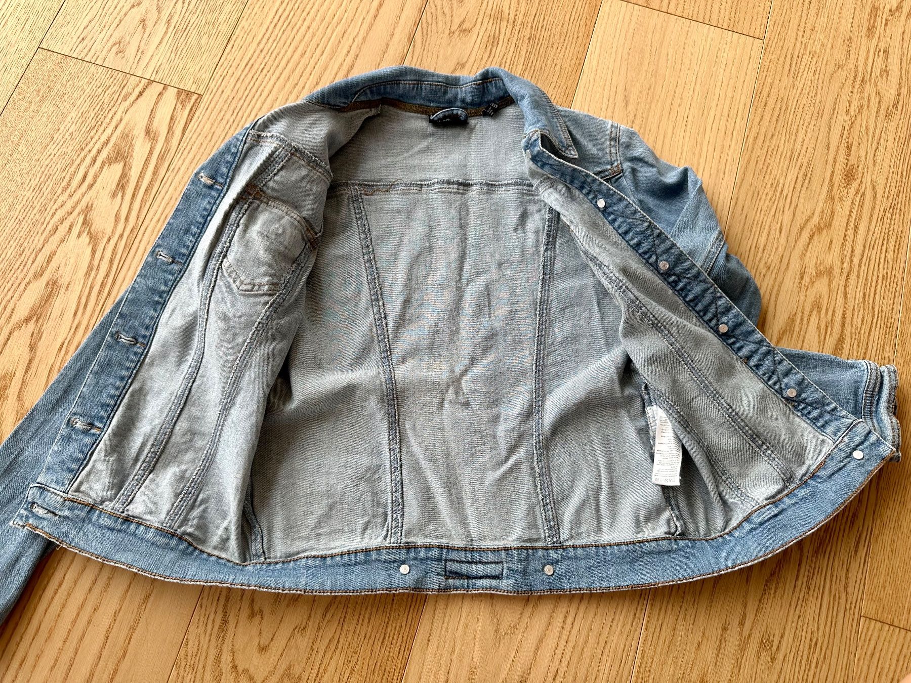 Tchibo Jacken: neuwertige Damen Jeansjacke Gr 36 – Neu (gemäss Beschreibung) aus Hergiswil NW von Labello01 1