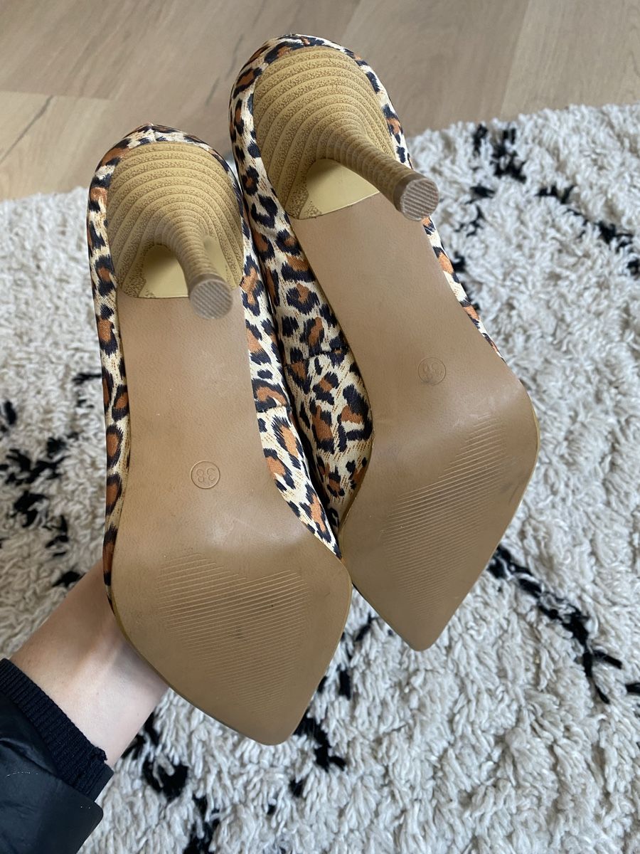 Scarpe da donna: Schöne High Heels Tiegerlilli – Usato da Buchs ZH venduto da crazyhandbaggirl123 2