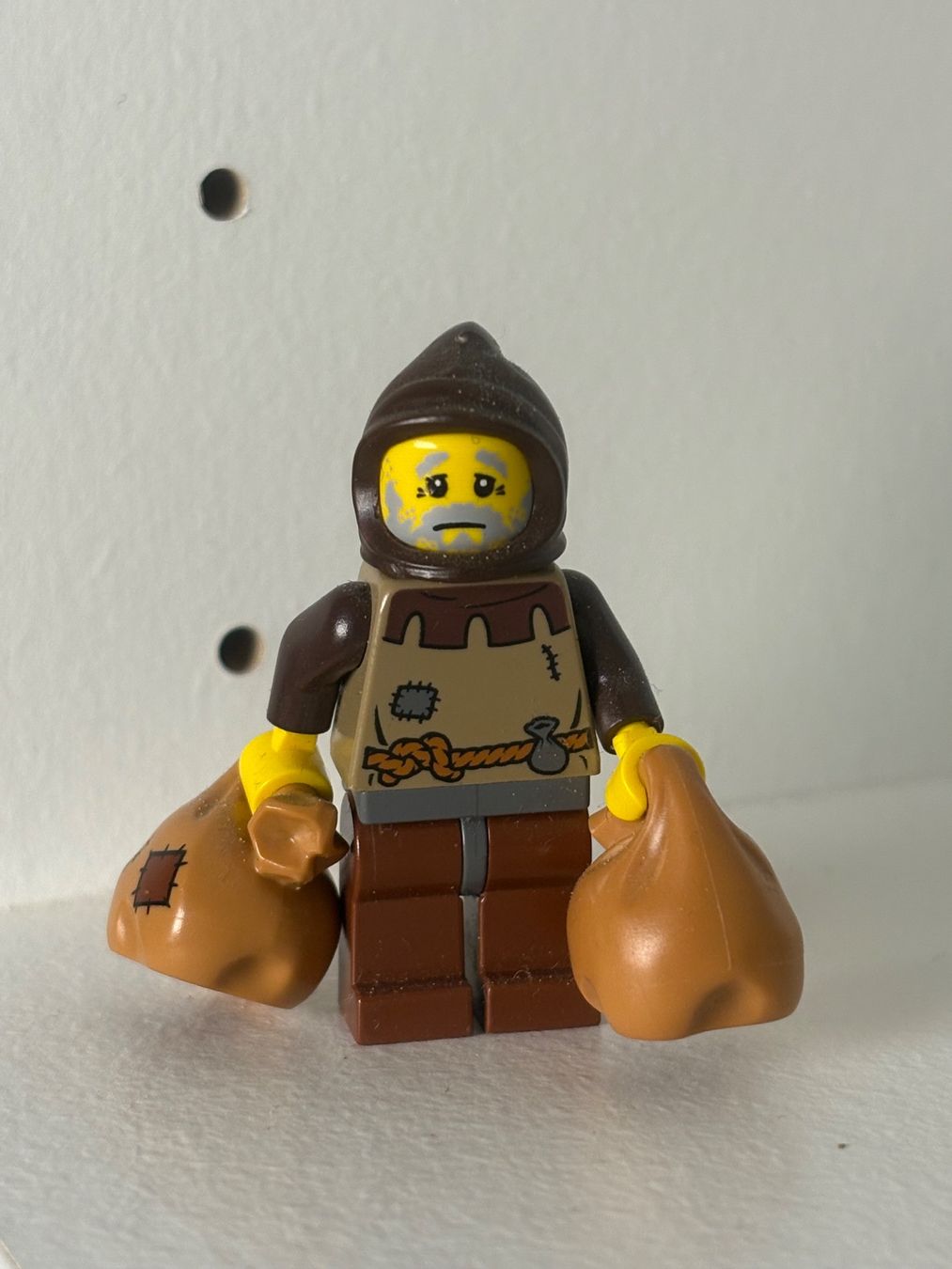 Lego Kit di costruzioni: Lego figurine Castle Peasant 2009 Figur – Usato da Fully venduto da fre_58gk