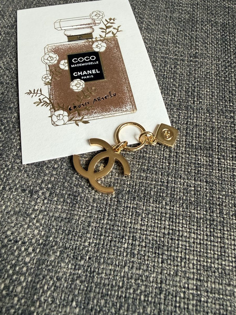 Chanel Portachiavi: Chanel CC Charm  – Nuovo e nell'imballaggio originale da Luzern venduto da sas_r89l