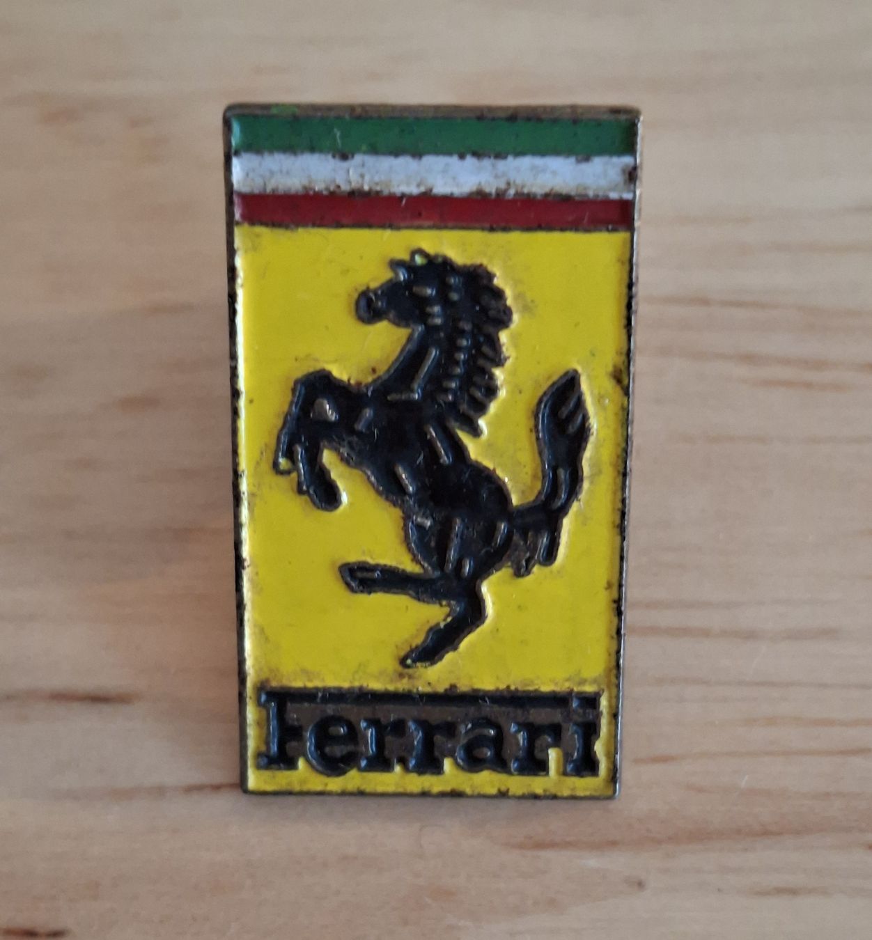 Ferrari Placchette & Badge: Pin Ferrari – Usato da Kriens venduto da Wolly85
