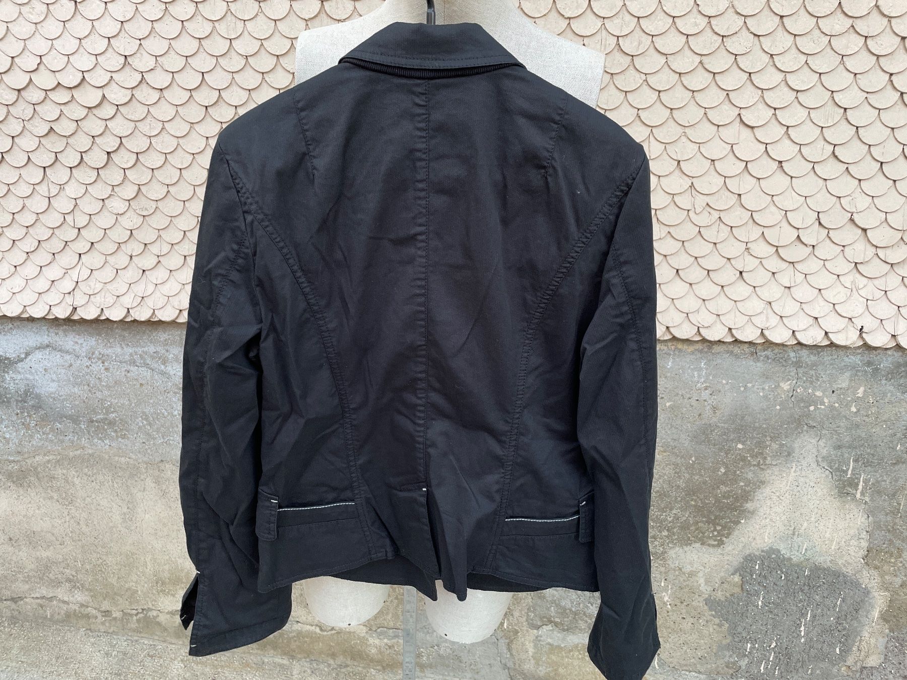Marc Cain Giacche: Schwarze MARC CAIN Übergangsjacke Gr. S – Usato da Frasnacht venduto da GracyStore 3