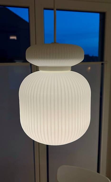 Bolia Lampade: 1 suspension et 1 lampe de table "Maiko" – Usato da Clarmont venduto da Picaros 3