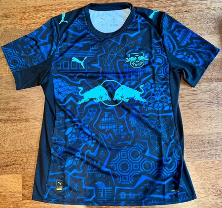 RB Leipzig - Sondertrikot "Skyline" -  2026 - mit Box