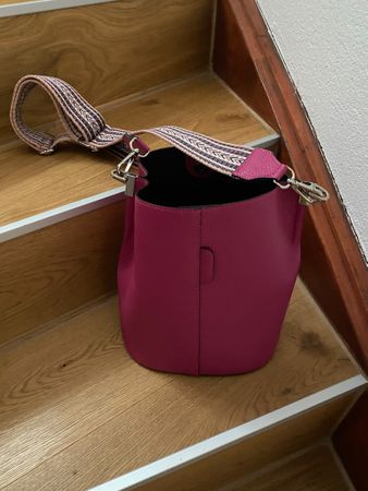 Damen Leder Tasche Pink mit Webband wie neu