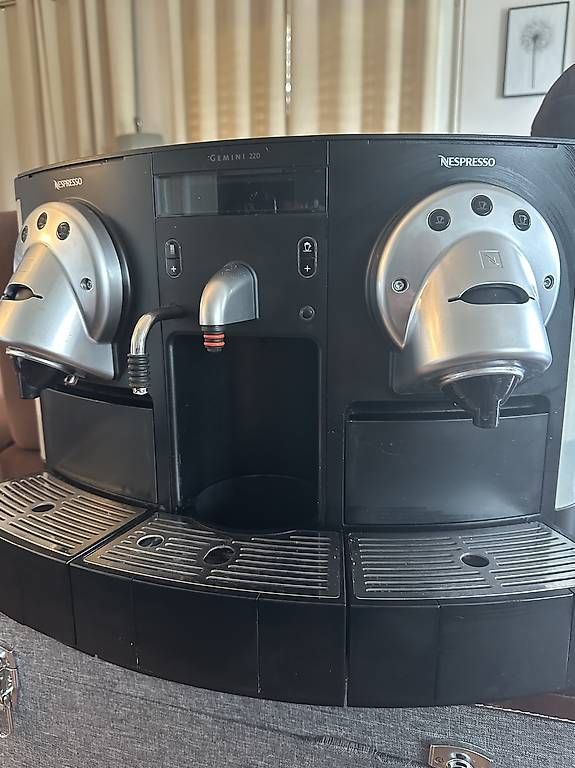 Macchine per caffè & Macchine per espresso: NESPRESSO GEMINI 220 PROFESSIONAL Type 734 / CS223 – Usato da Founex venduto da lit_l8dn 1